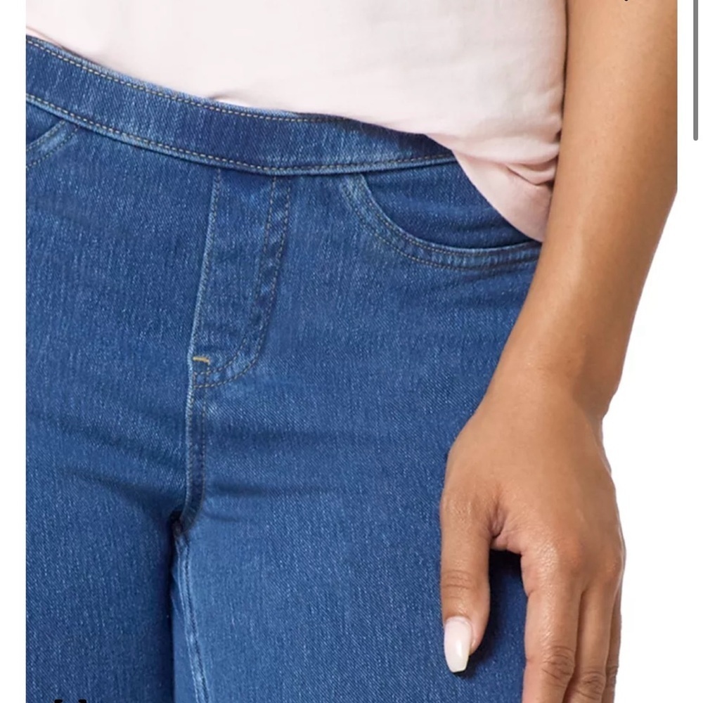 NWT Hue
Classic Stretch Denim Leggings, Regular Medium - Picture 3 of 3